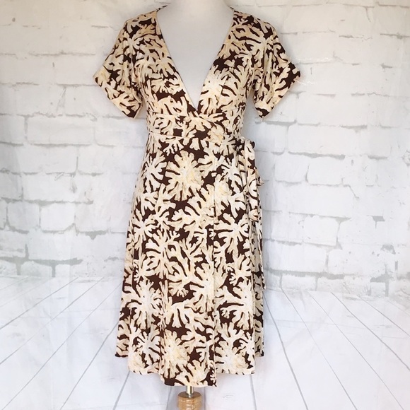 Diane Von Furstenberg Floral Silk Wrap Dress size small